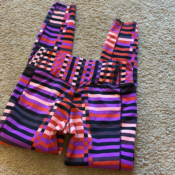 Nike dry fit Colorful Striped Women's Leggings size medium - Picture 14 of 15